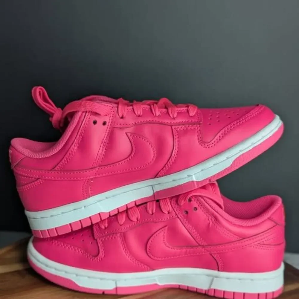 Women Nike Dunk Low Hyper Pink Size 6 DZ5196-600
